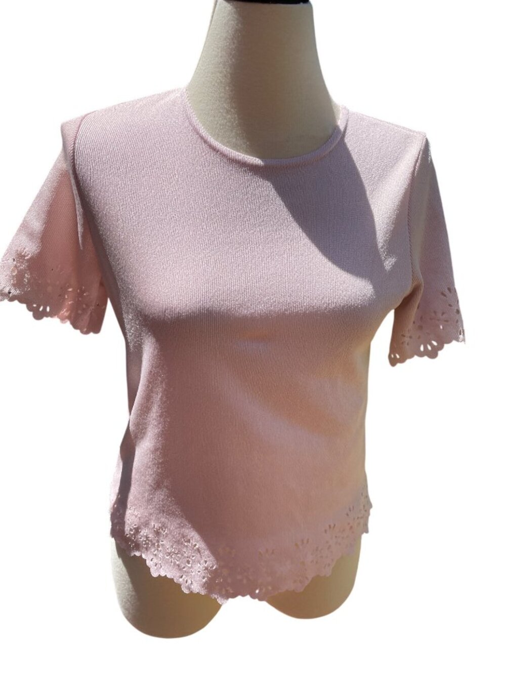 Pink Joanna Womens Medium Top With Eyelet Trim & Short Sleeves Vintage